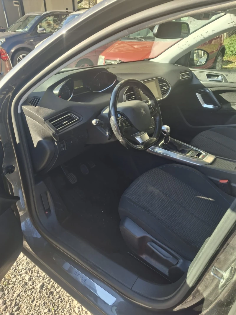 Peugeot 308 1.2 130к.с. Facelift, снимка 5 - Автомобили и джипове - 52761828