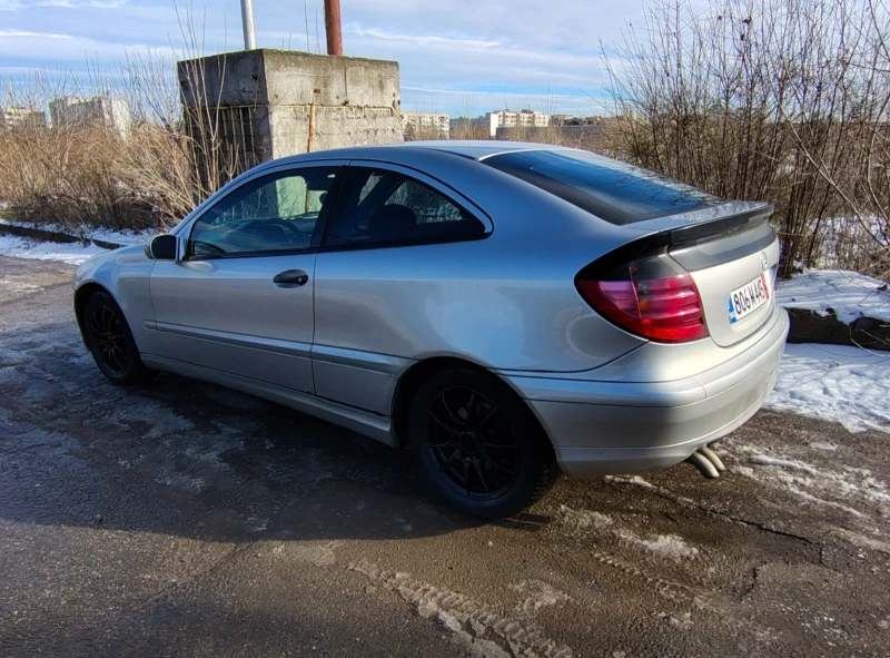 Mercedes-Benz C 220, снимка 2 - Автомобили и джипове - 53079480