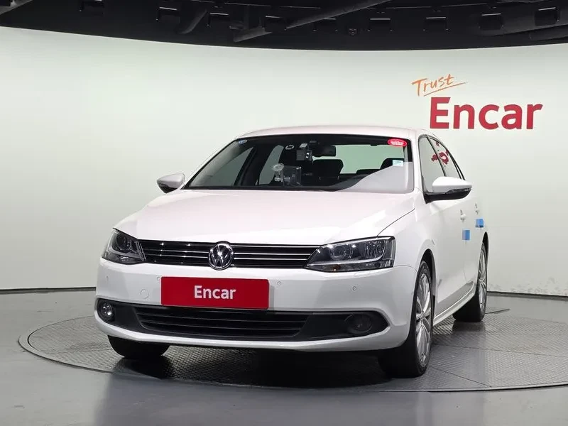 VW Jetta 1.6 Tdi Bluemotion, снимка 3 - Автомобили и джипове - 55748461