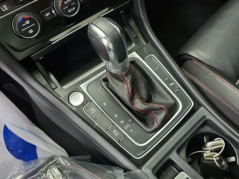 VW Golf Generation 2.0 GTI, снимка 7 - Автомобили и джипове - 55830483