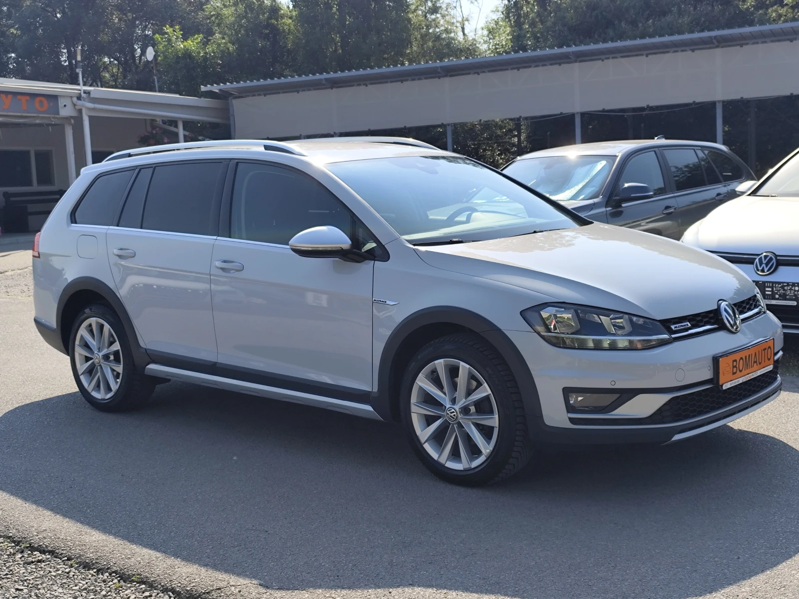 VW Golf ALLTRACK* 2.0TDi* 4MOTION* EURO6B* LED* АВТОМАТИК* - изображение 2