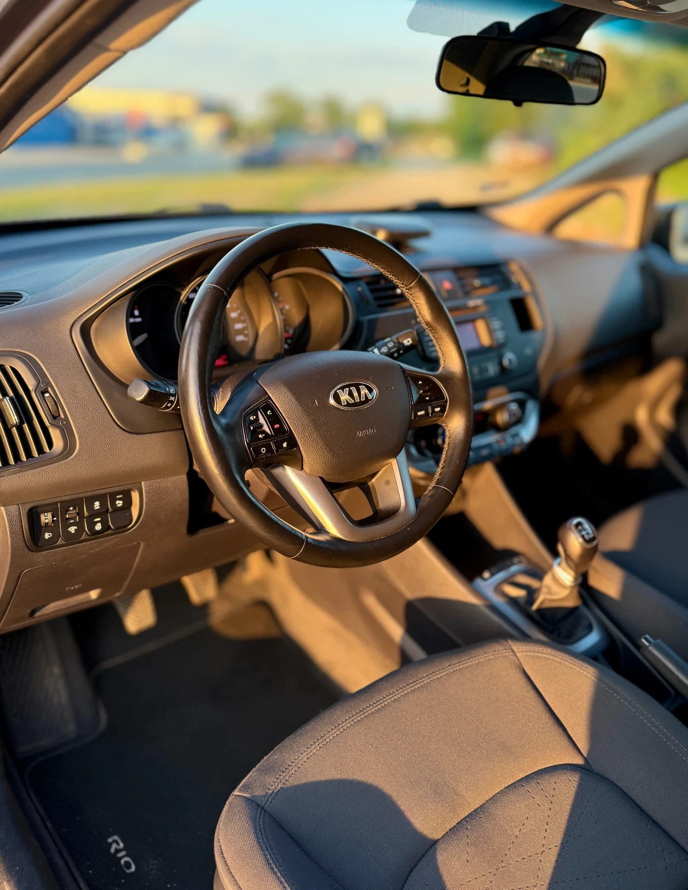 Kia Rio 1.4 109 hp 116 хил км 6 скорости - изображение 8