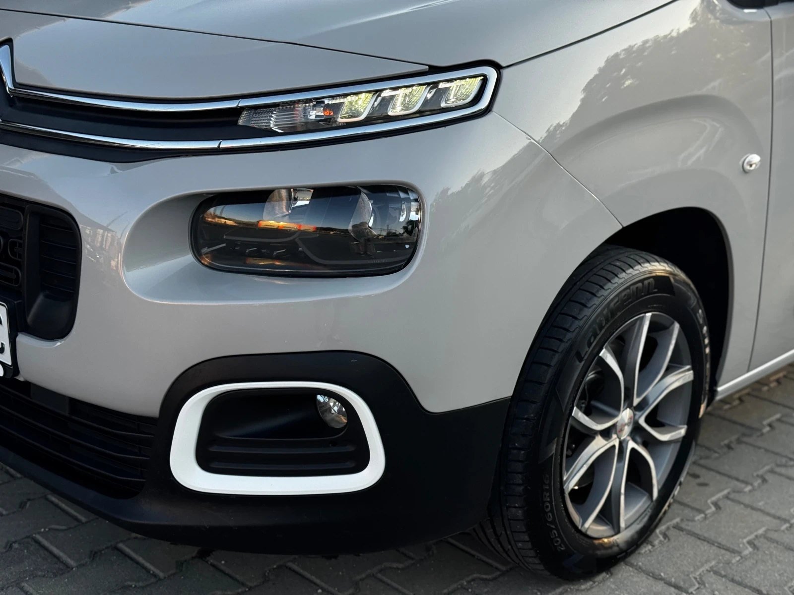 Citroen Berlingo 1.5 HDi Maxi NAVI LED LaneAssist Clima - изображение 2