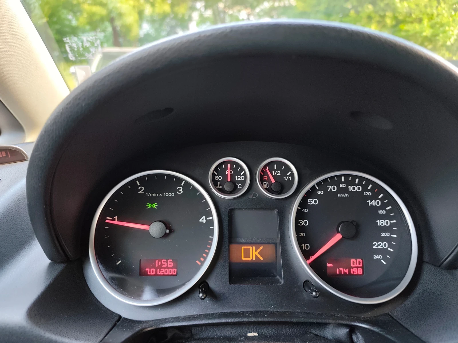 Audi A2 1.4 TDI  * КЛИМАТРОНИК* !ТОП!, снимка 14 - Автомобили и джипове - 54722512