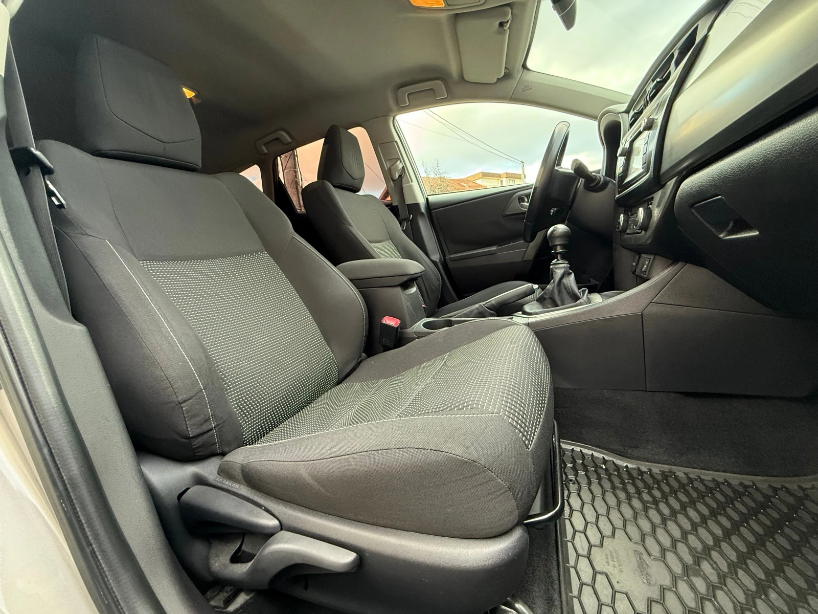 Toyota Auris 2.0D-NAVI-������-�OP | Mobile.bg � ����������� 13