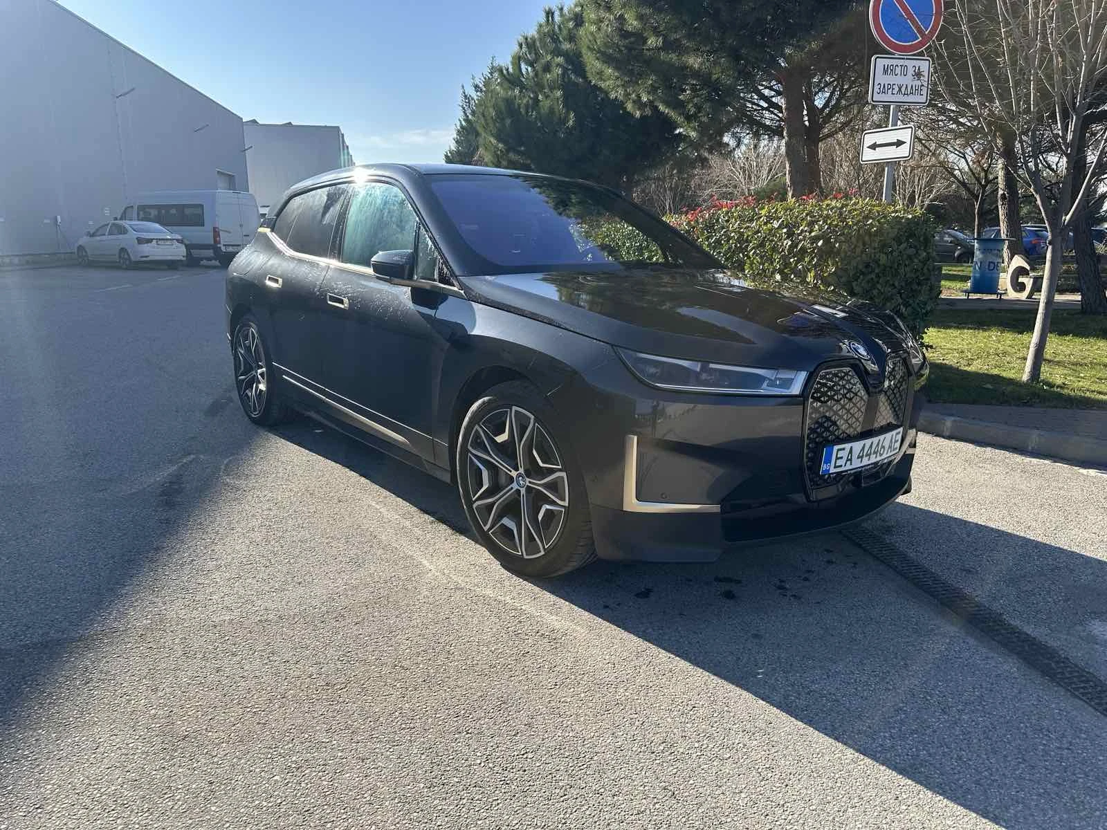 BMW iX xDrive40, 22 , Laser, HKardon, Sky Lounge, 4-zone