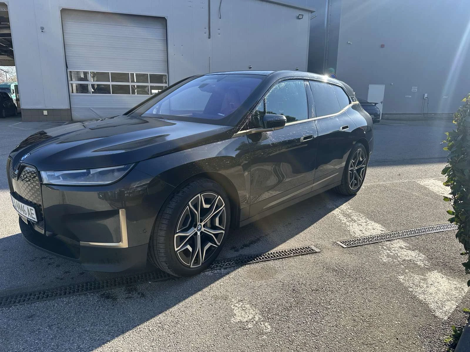 BMW iX xDrive40, 22 , Laser, HKardon, Sky Lounge, 4-zone, снимка 3 - Автомобили и джипове - 53874201