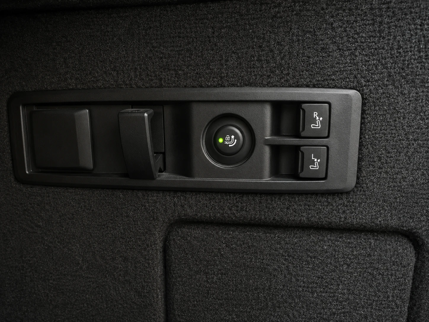 BMW iX xDrive40, 22 , Laser, HKardon, Sky Lounge, 4-zone, снимка 8 - Автомобили и джипове - 55270296