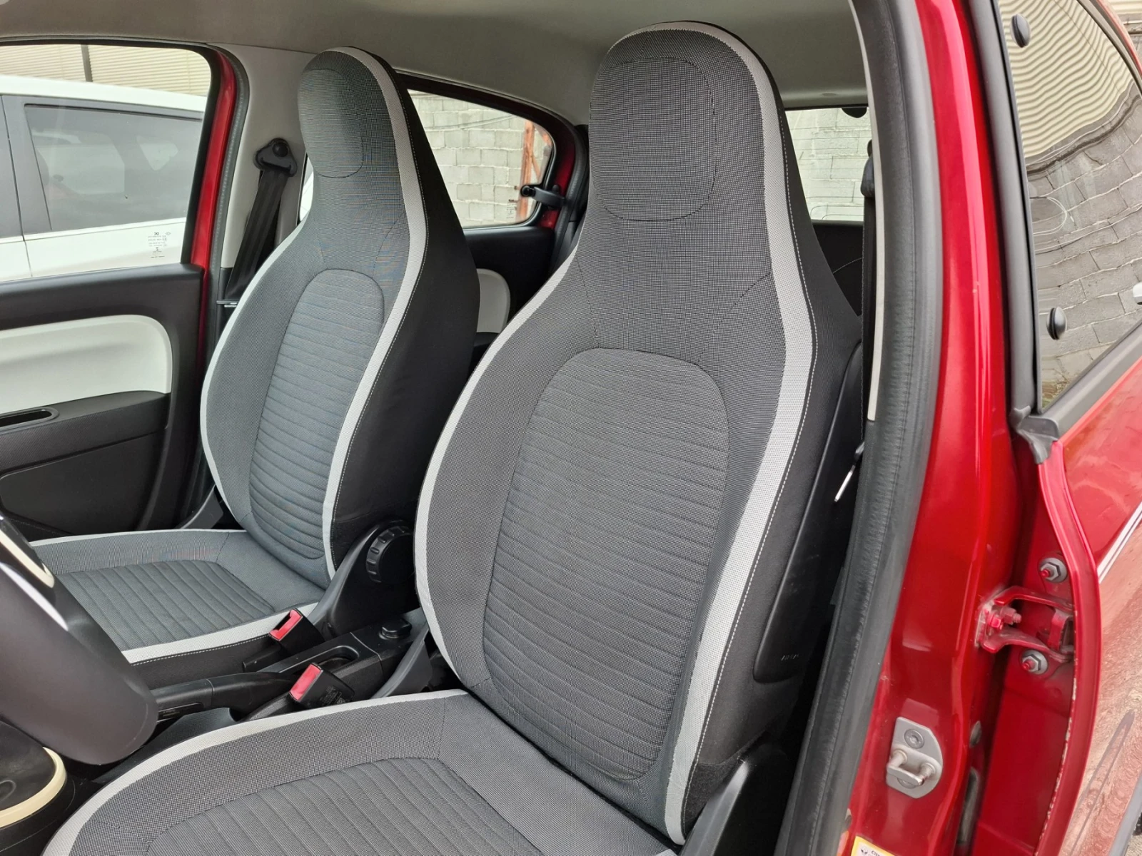 Renault Twingo 1.0 SCe Limited * КЛИМА* EURO6, снимка 6 - Автомобили и джипове - 54039840