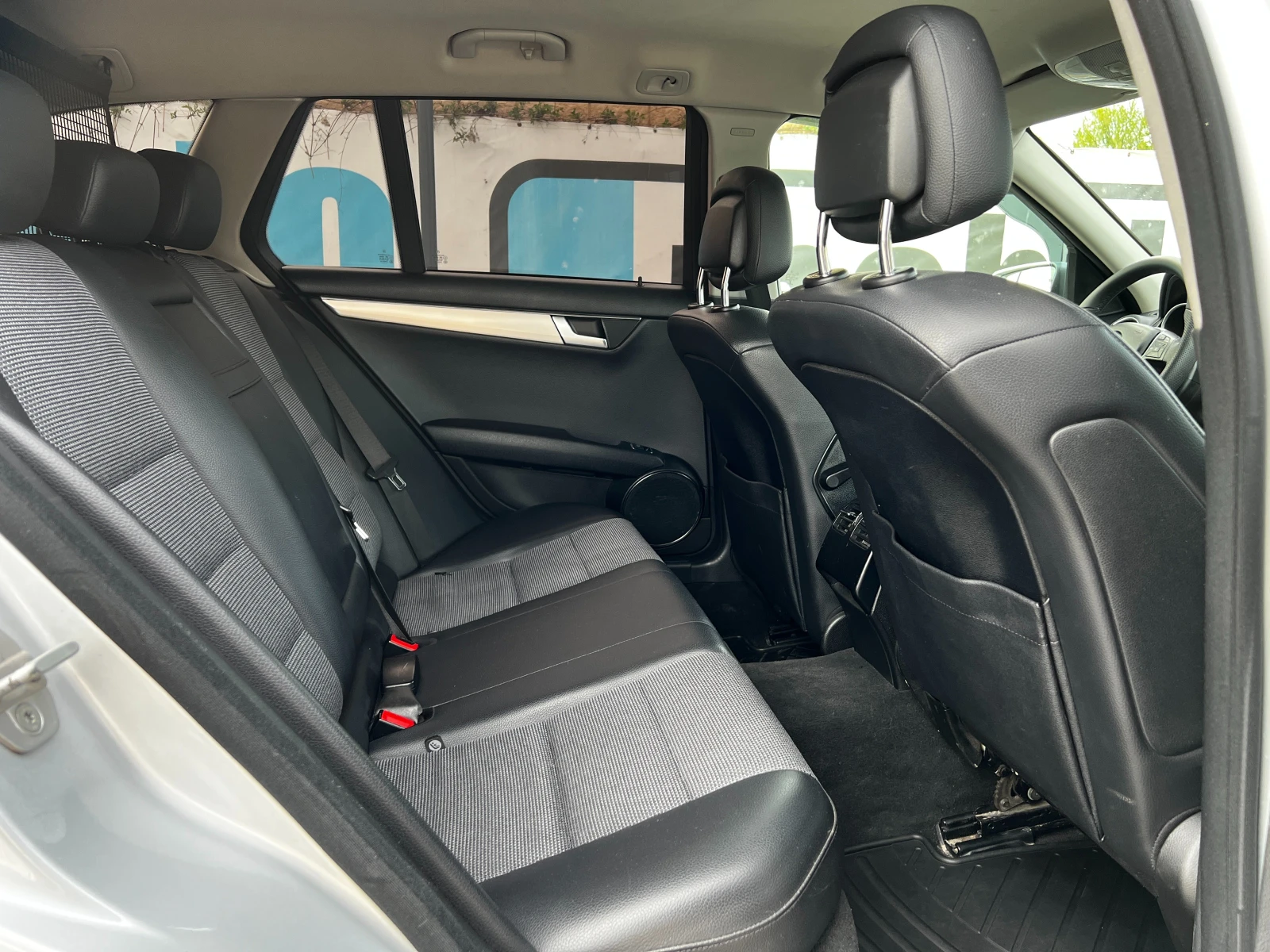 Mercedes-Benz C 220 CDI 170к.с./Facelift/AMG/AUT/NAVI/LED/XENON, снимка 12 - Автомобили и джипове - 54220397