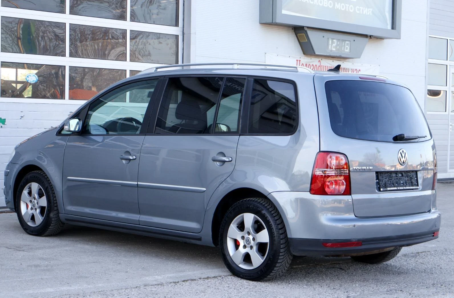 VW Touran 1.9 TDI Highline, снимка 7 - Автомобили и джипове - 54346800