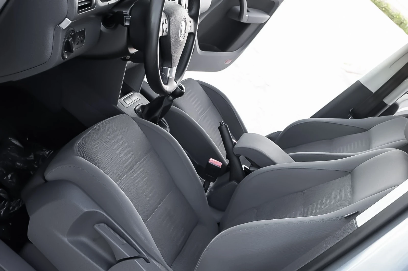 VW Touran 1.9 TDI Highline, снимка 8 - Автомобили и джипове - 54346800