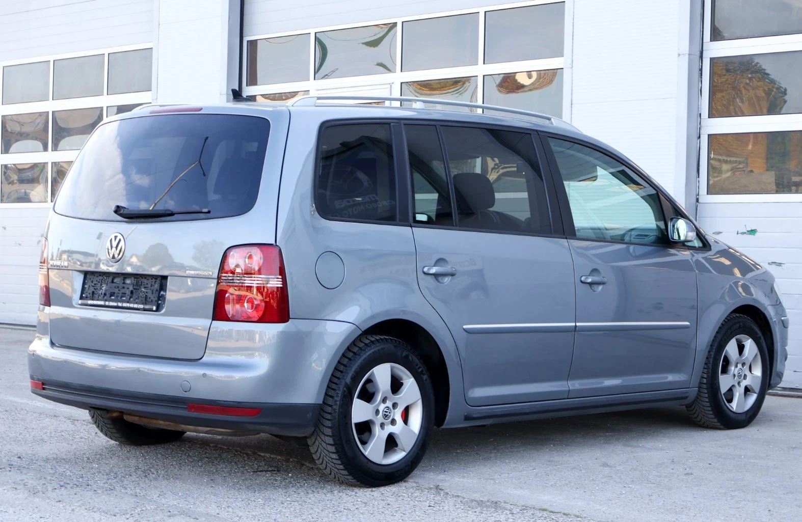 VW Touran 1.9 TDI Highline, снимка 4 - Автомобили и джипове - 54346800