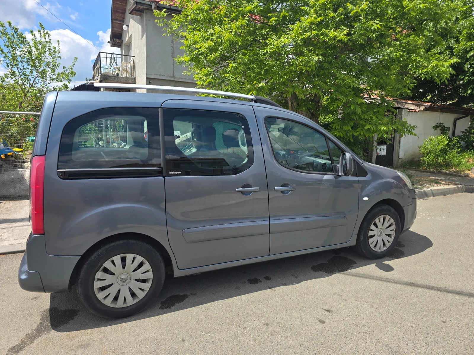 Citroen Berlingo 1.6 HDI, снимка 4 - Автомобили и джипове - 54553356