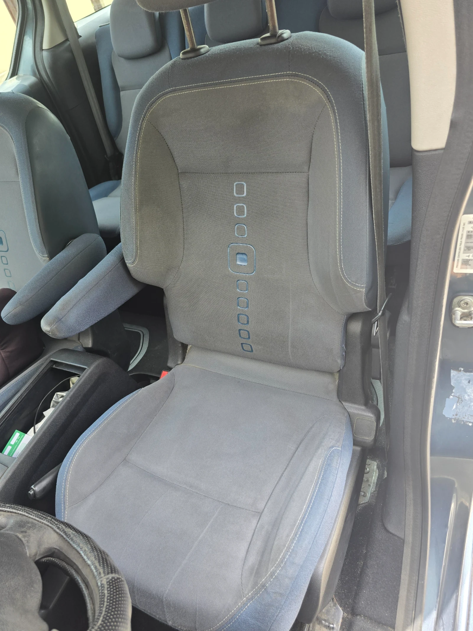 Citroen Berlingo 1.6 HDI, снимка 13 - Автомобили и джипове - 54553356