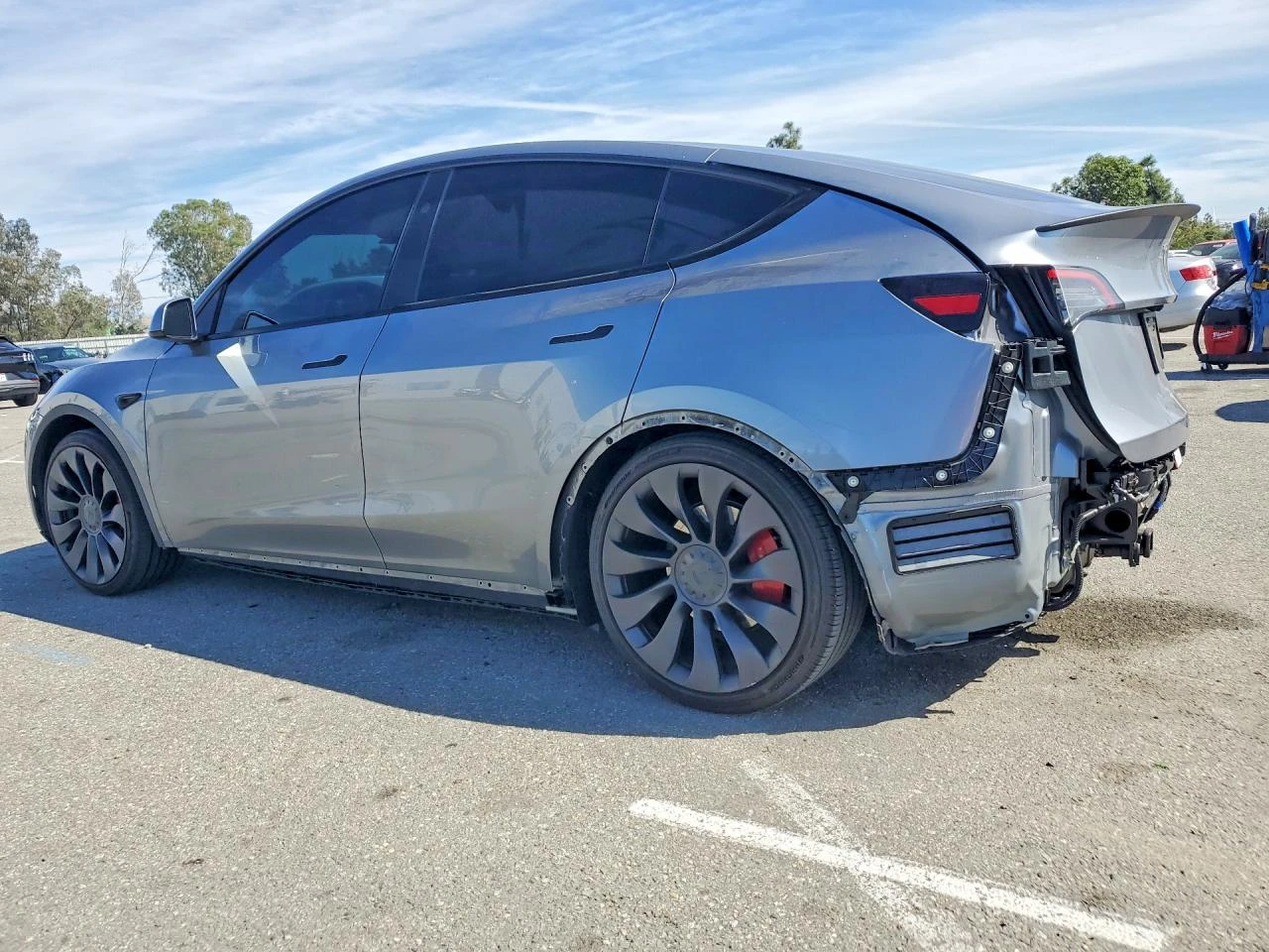 Tesla Model Y, снимка 2 - Автомобили и джипове - 54664187