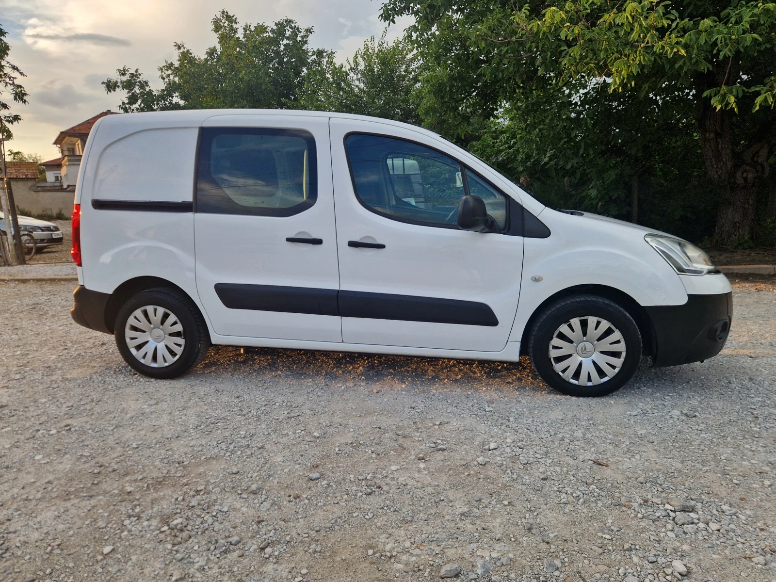 Citroen Berlingo 1.6 HDI, снимка 3 - Автомобили и джипове - 55225034