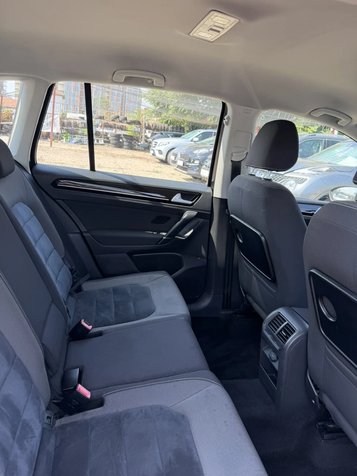 VW Sportsvan 1.4TSI 100%РЕАЛНИ КМ НАВИГАЦИЯ ЛИЗИНГ ВИДЕО, снимка 7 - Автомобили и джипове - 55781089