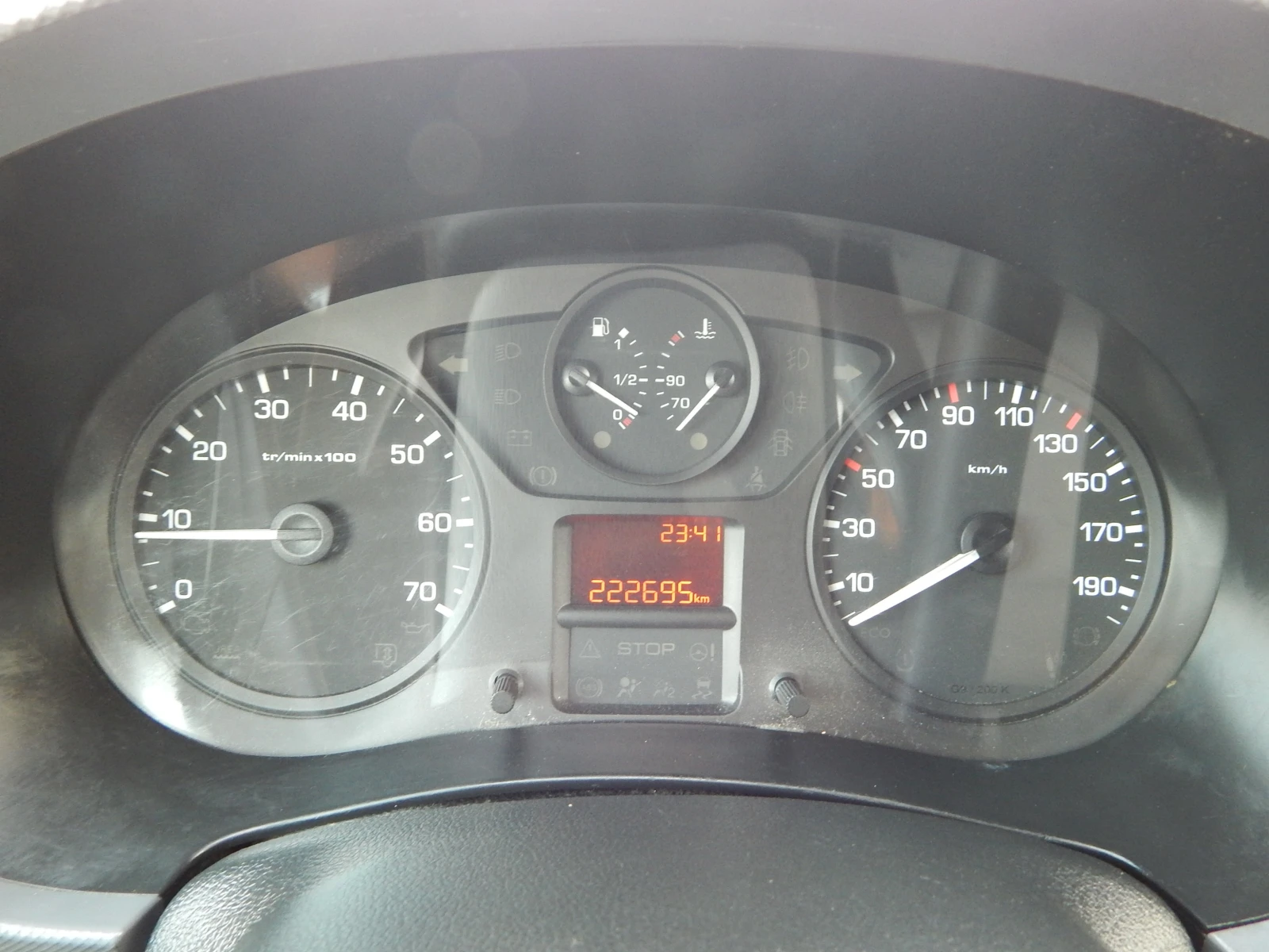 Peugeot Partner 1.6HDI* 3места* ЕВРО5Б* , снимка 16 - Автомобили и джипове - 55836941