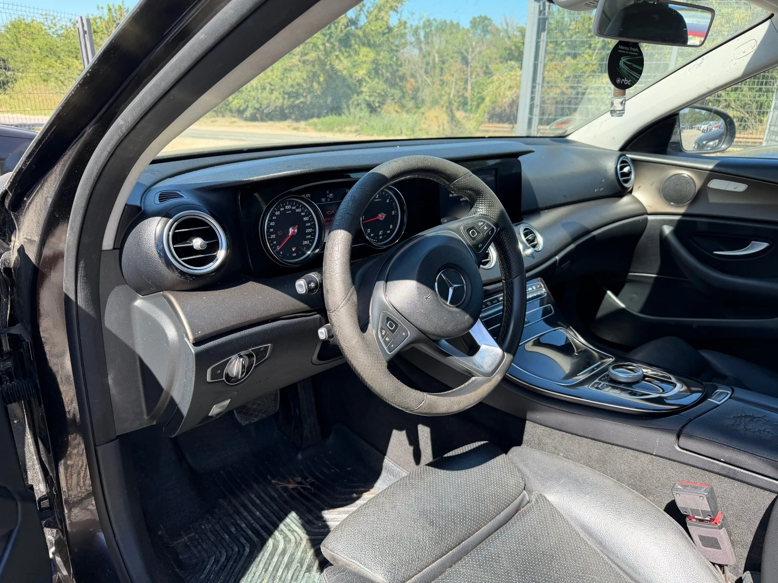 Mercedes-Benz E 220 БАРТЕР* 194кс* 9G* Face, снимка 14 - Автомобили и джипове - 55959754