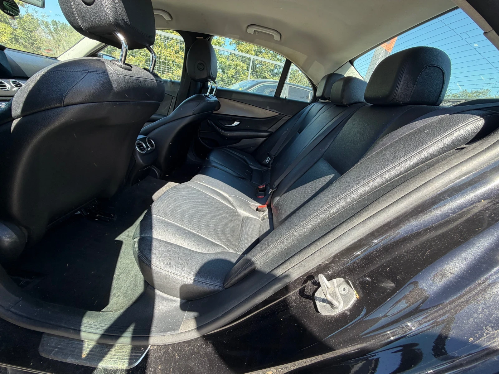 Mercedes-Benz E 220 БАРТЕР* 194кс* 9G* Face, снимка 10 - Автомобили и джипове - 55959754