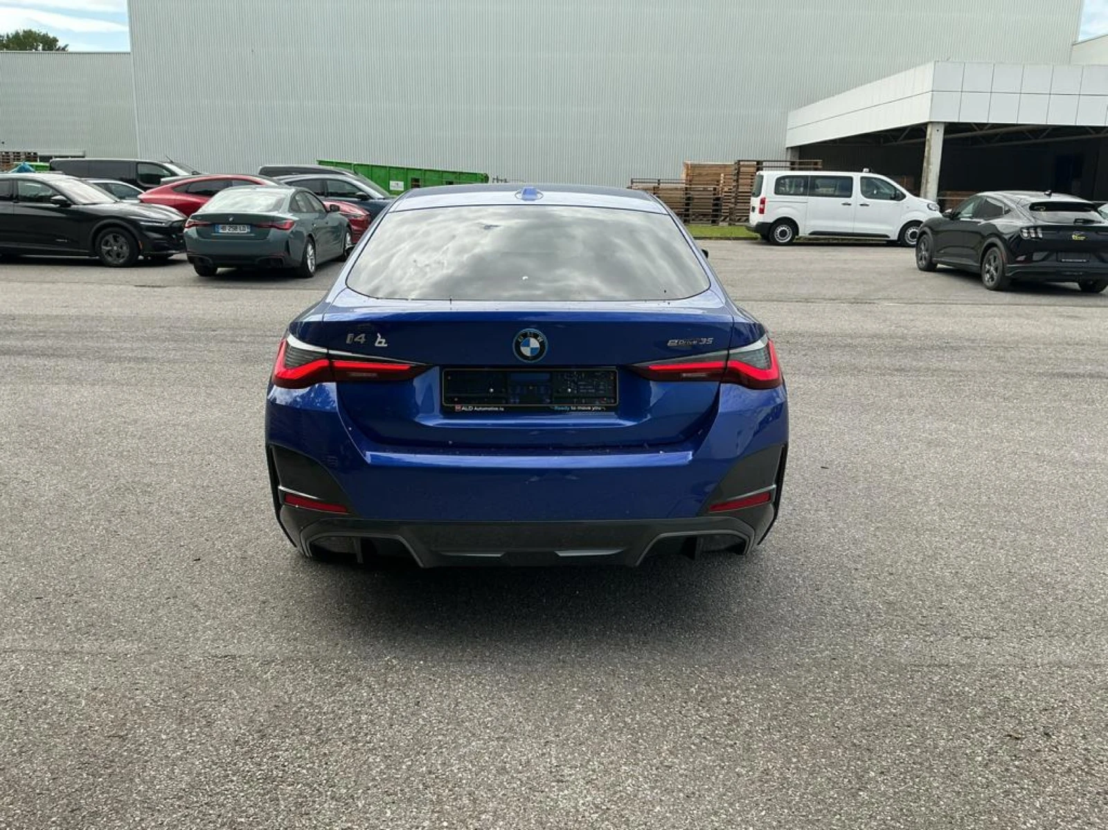 BMW i4 35e M Sport, снимка 5 - Автомобили и джипове - 56097153