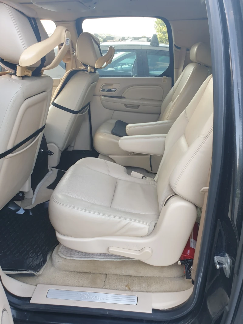 Cadillac Escalade LONG, снимка 14 - Автомобили и джипове - 47113665