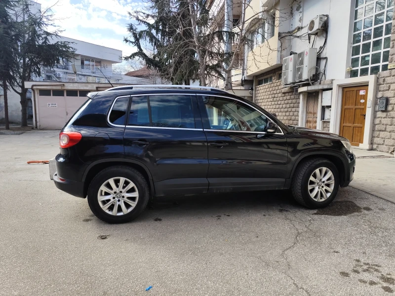 VW Tiguan, снимка 3 - Автомобили и джипове - 48921829