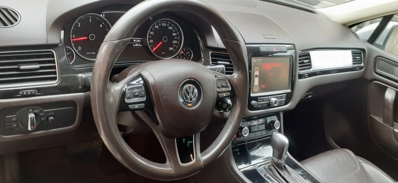 VW Touareg 3.0 TDI УНИКАТ !, снимка 7 - Автомобили и джипове - 53181710