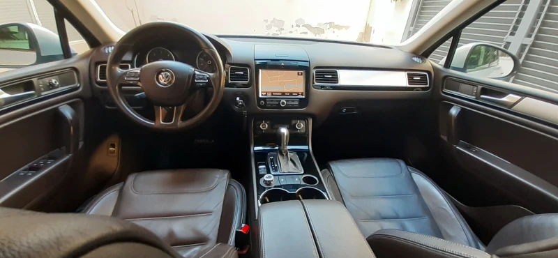 VW Touareg 3.0 TDI УНИКАТ !, снимка 12 - Автомобили и джипове - 53181710