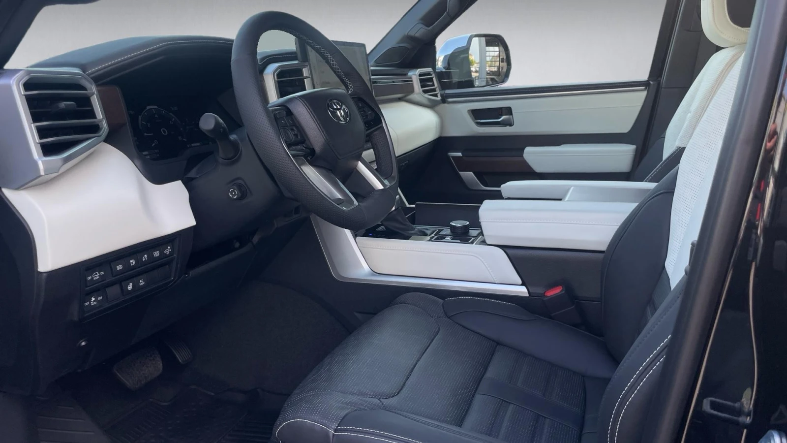Toyota Sequoia Месечна вноска от 2577 лв. - изображение 7