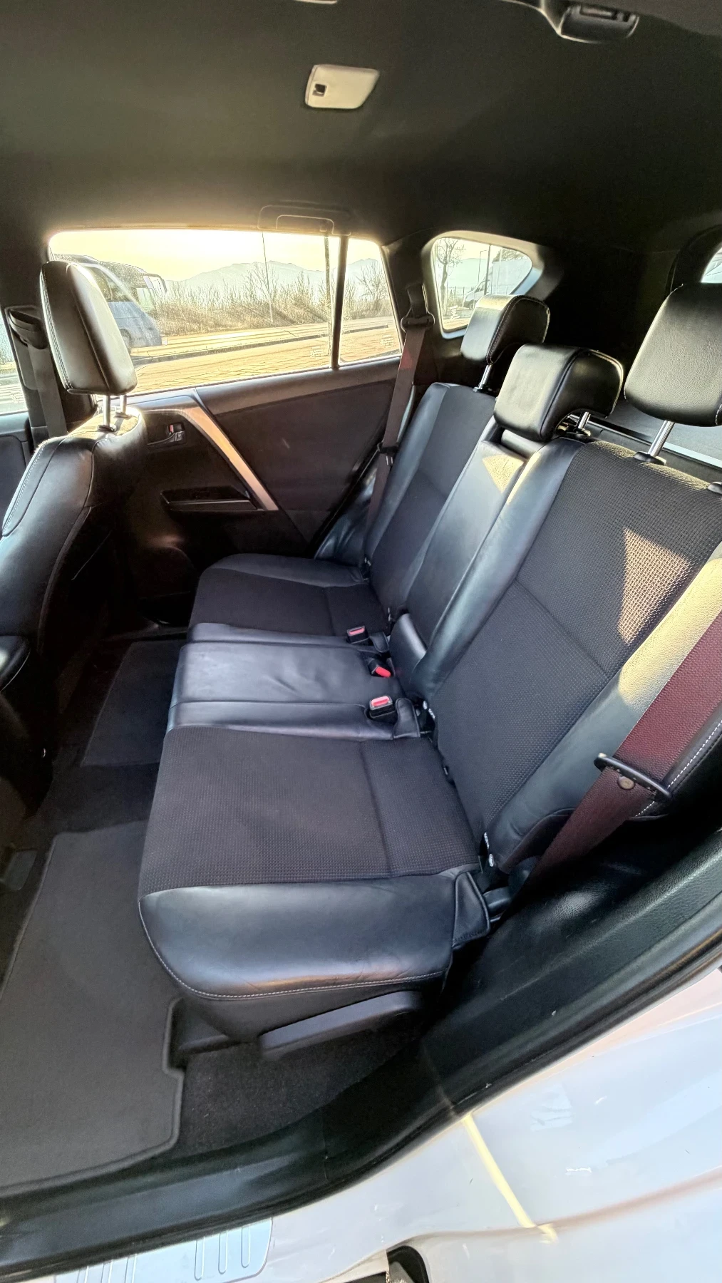 Toyota Rav4 2.0i-152�.�.;4�4;�������;Keyless-Go;��.�������� | Mobile.bg � ����������� 12