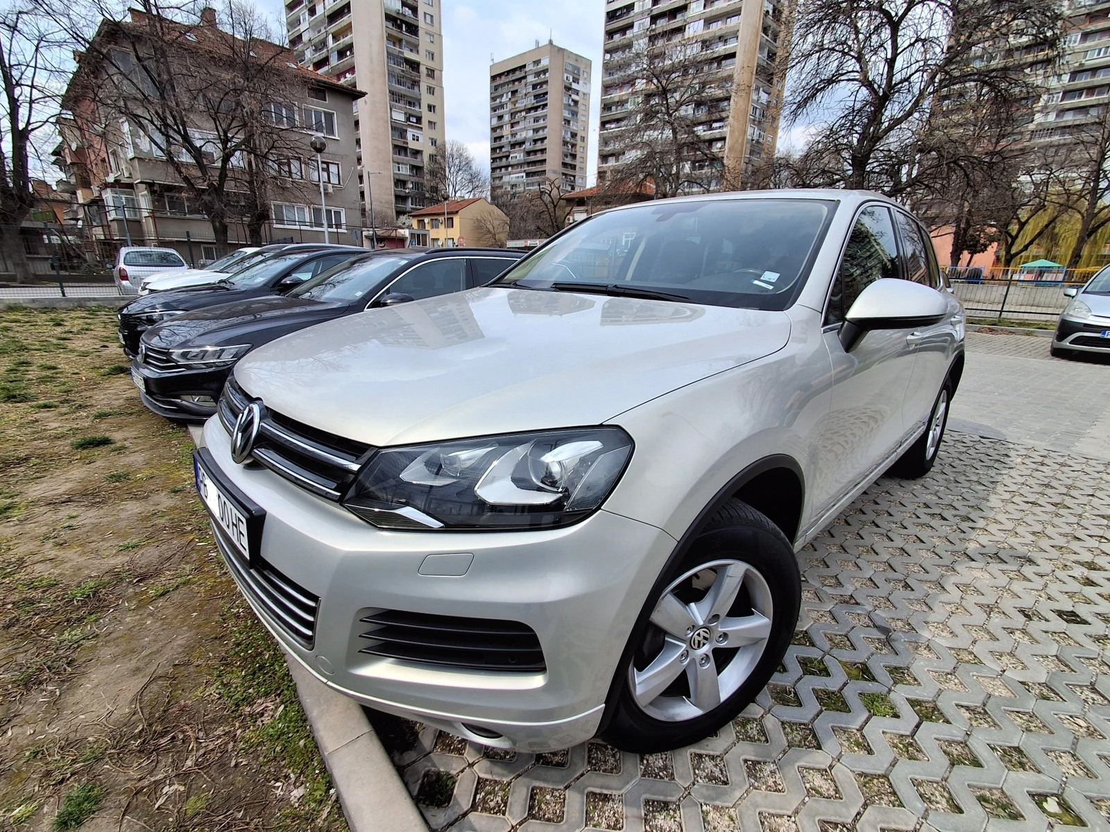 VW Touareg 3.0 TDI 4x4 УНИКАТ !, снимка 3 - Автомобили и джипове - 53181710