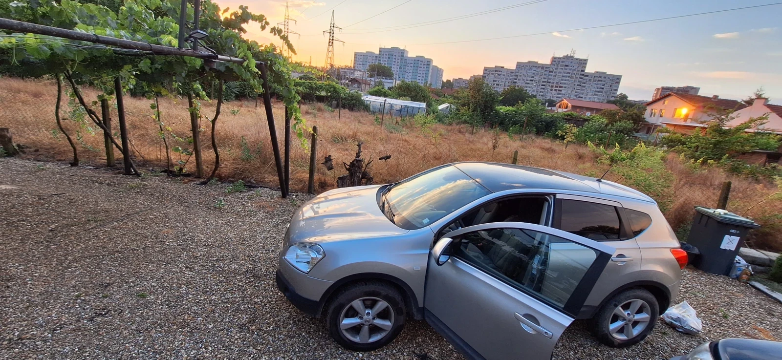 Nissan Qashqai 1.6 114ks, снимка 12 - Автомобили и джипове - 55140679