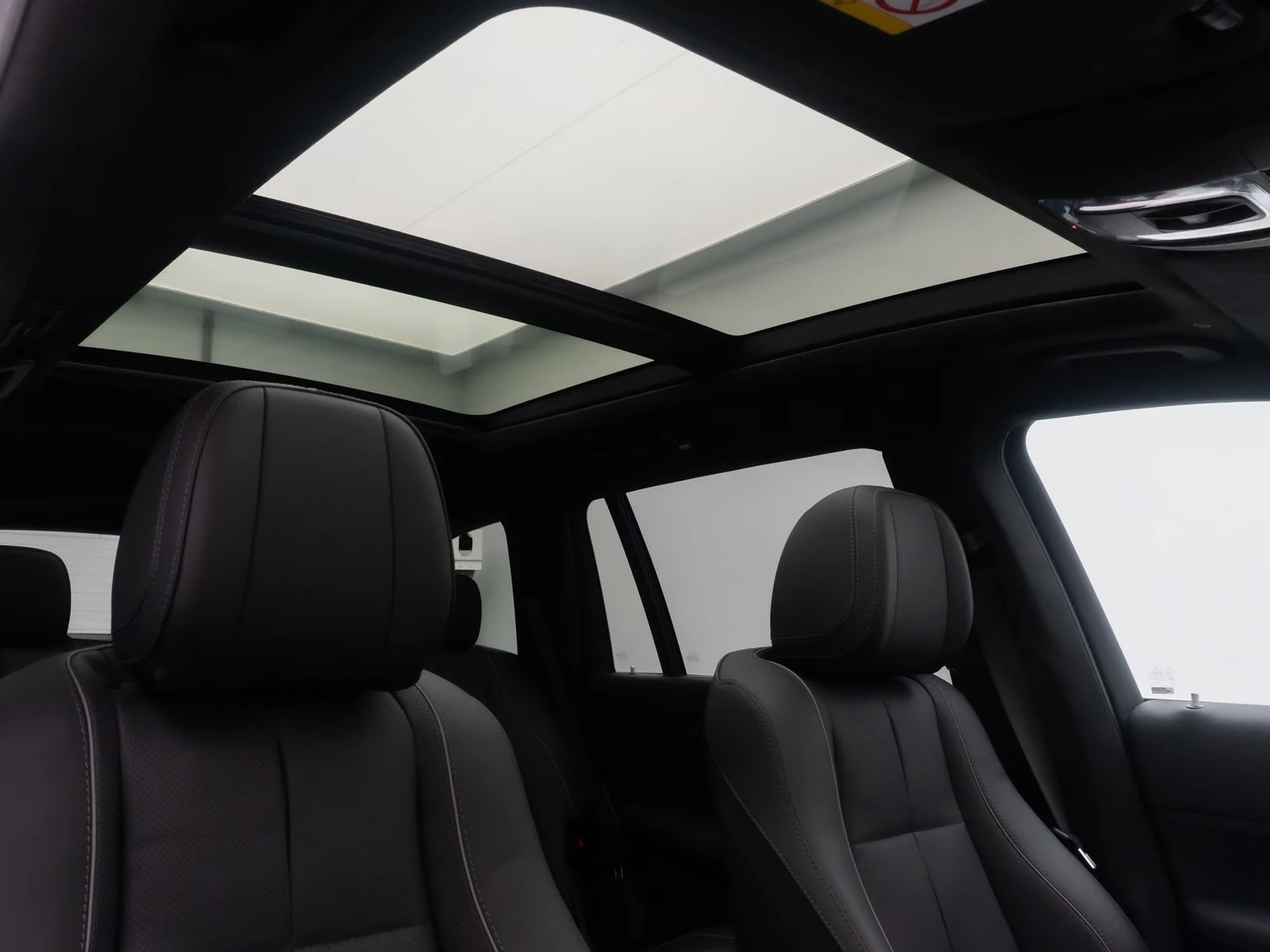 Mercedes-Benz GLS580 4MATIC/AMG LINE/HUD/BURMESTER/360/LED/BODY CONTROL, снимка 17 - Автомобили и джипове - 55990351