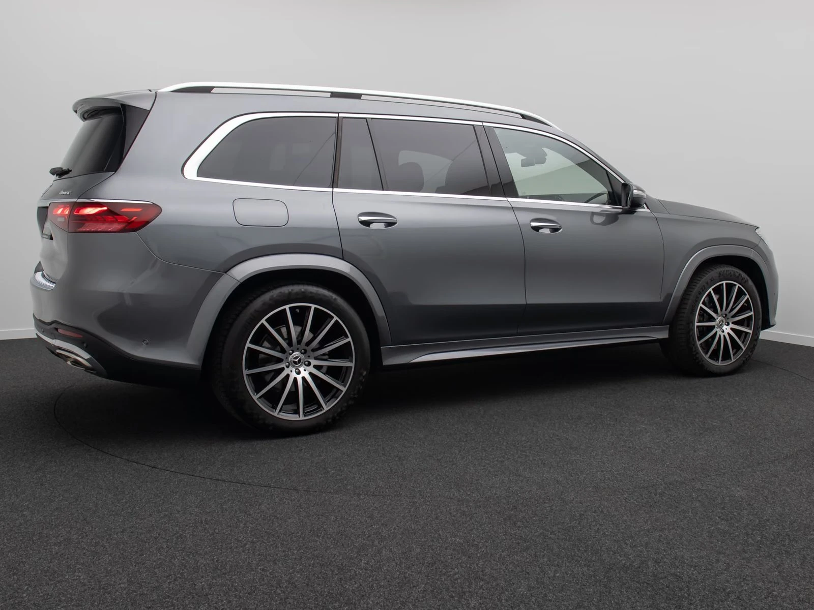 Mercedes-Benz GLS580 4MATIC/AMG LINE/HUD/BURMESTER/360/LED/BODY CONTROL, снимка 4 - Автомобили и джипове - 55990351