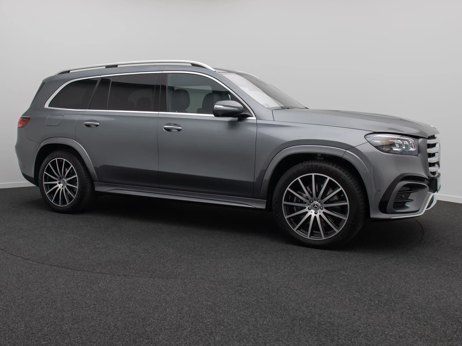 Mercedes-Benz GLS580 4MATIC/AMG LINE/HUD/BURMESTER/360/LED/BODY CONTROL, снимка 2 - Автомобили и джипове - 55990351