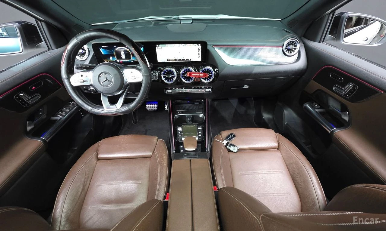 Mercedes-Benz GLA 45 AMG 4MATIC+ * ДИСТРОНИК* ХЕДЪП* LANE* ASSIST* , снимка 6 - Автомобили и джипове - 56045981