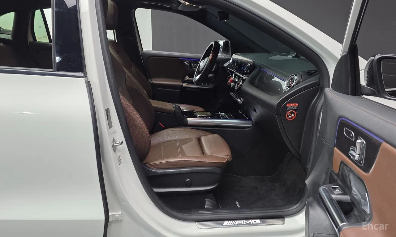 Mercedes-Benz GLA 45 AMG 4MATIC+ * ДИСТРОНИК* ХЕДЪП* LANE* ASSIST* , снимка 14 - Автомобили и джипове - 56045981
