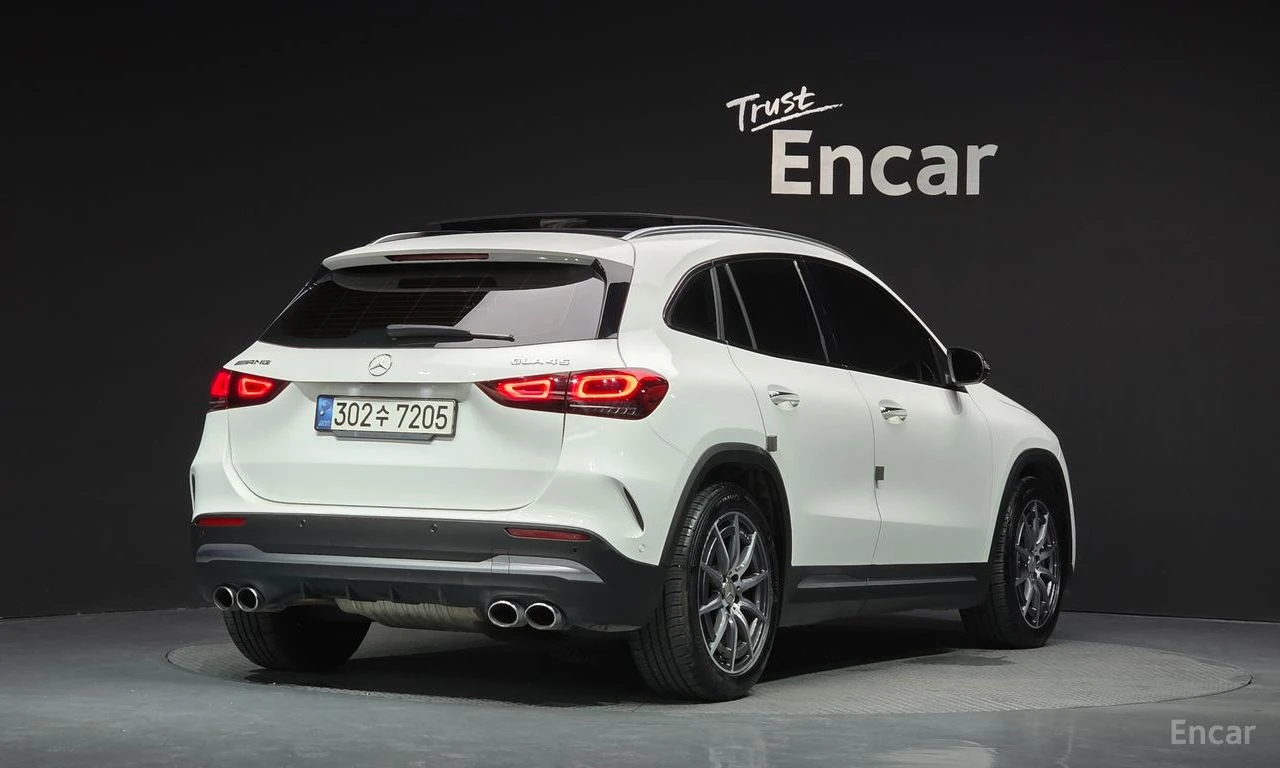 Mercedes-Benz GLA 45 AMG 4MATIC+ * ДИСТРОНИК* ХЕДЪП* LANE* ASSIST* , снимка 2 - Автомобили и джипове - 56045981