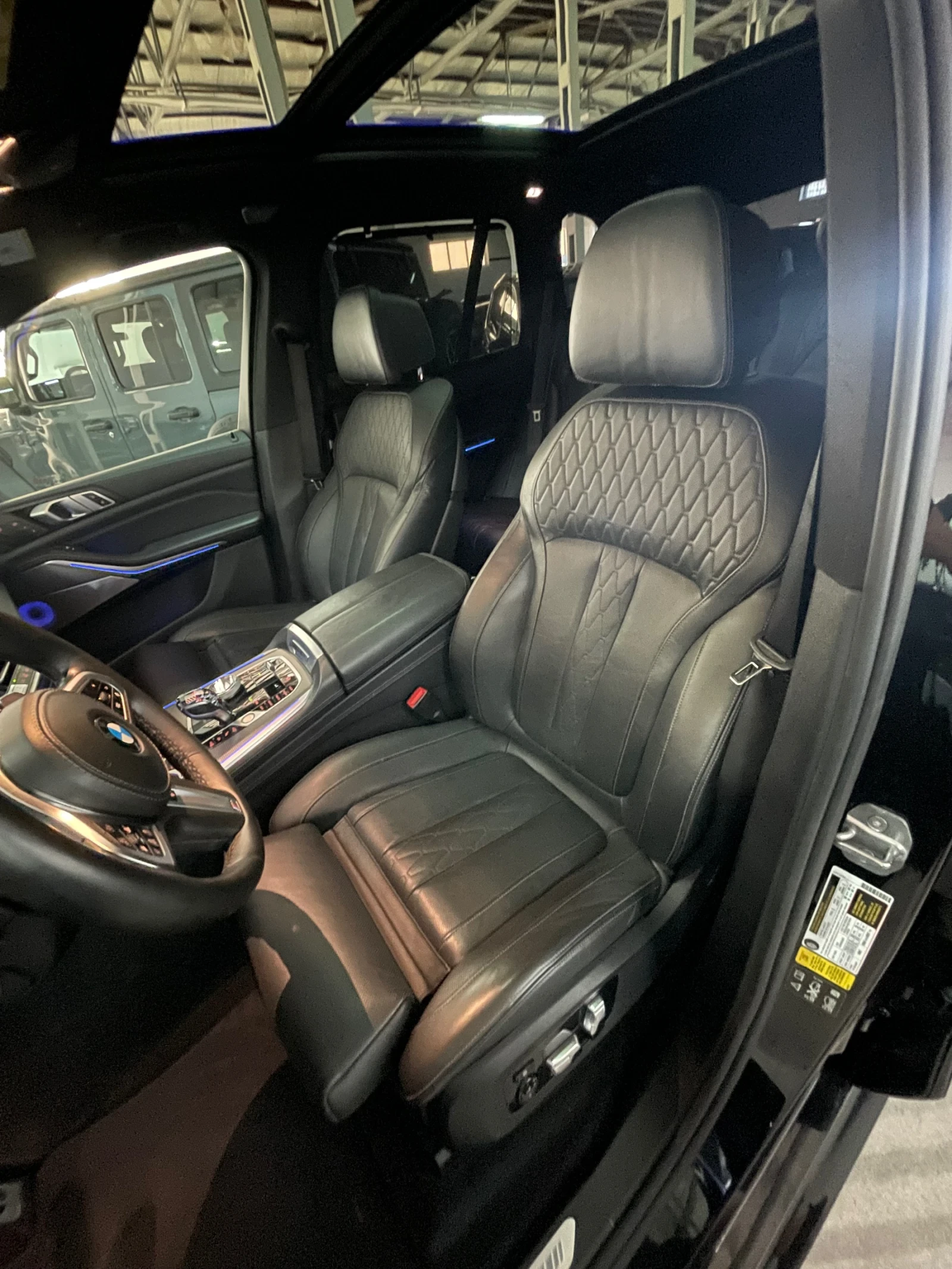 BMW X5 4.0i/Mpak/B&W/22j/Swar/360/панор/вакум/ФУЛЛ!!!, снимка 11 - Автомобили и джипове - 56121991