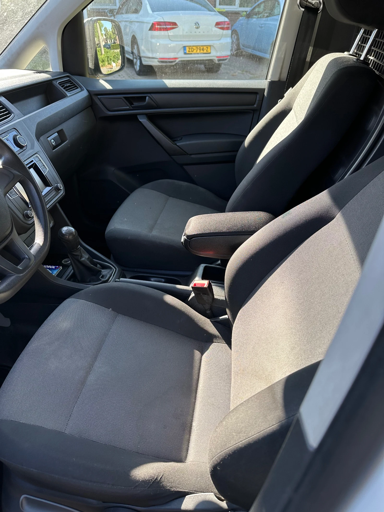 VW Caddy, снимка 3 - Бусове и автобуси - 54184180