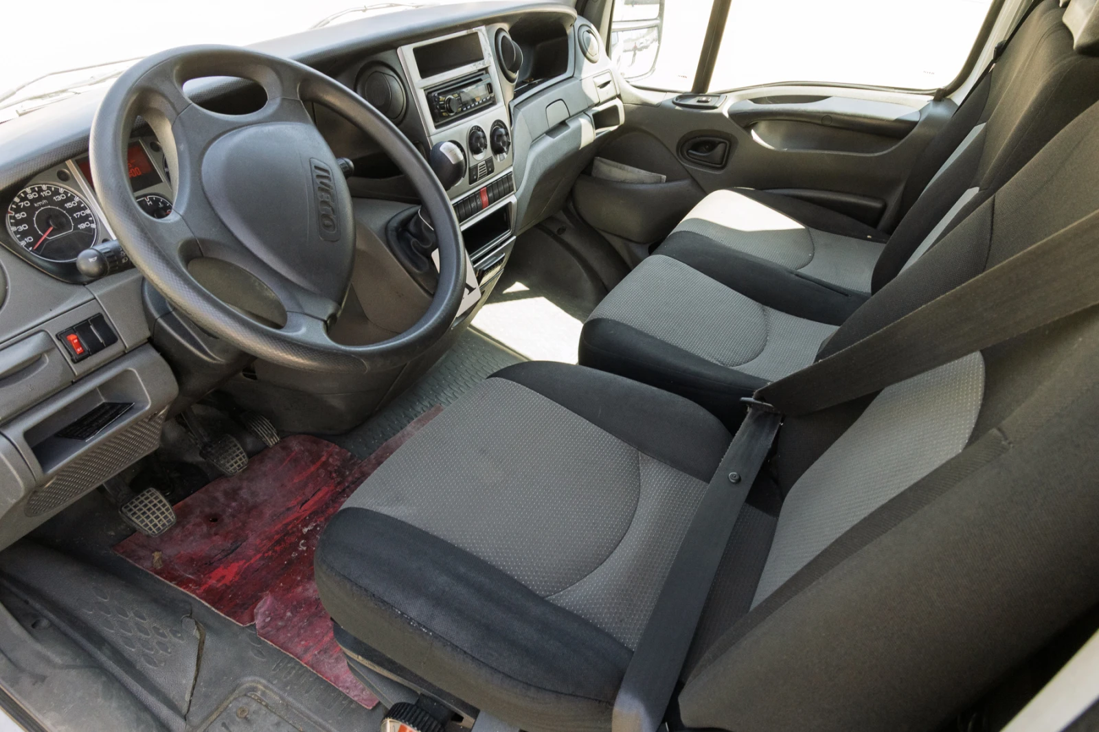 Iveco Daily, снимка 7 - Бусове и автобуси - 54343565