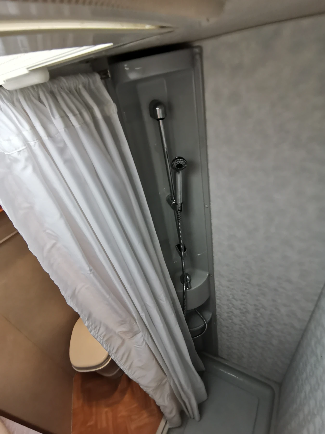 Кемпер Adria Adriatic Coral 660 - изображение 10