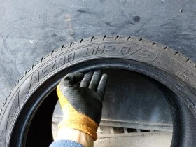 Гуми Всесезонни 245/40R19, снимка 5 - Гуми и джанти - 38420936