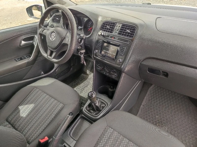 VW Polo Euro6 , снимка 16 - Автомобили и джипове - 40379550