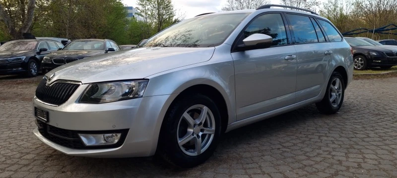 Skoda Octavia 1.6TDI* AVTOMAT* DISTRONIC* NAVI* START/STOP SWISS, снимка 1 - Автомобили и джипове - 45120208