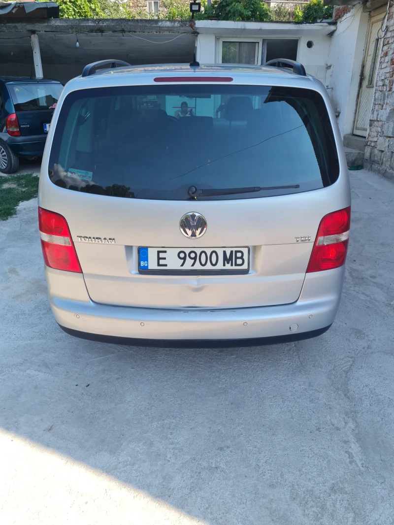 VW Touran, снимка 3 - Автомобили и джипове - 47739656