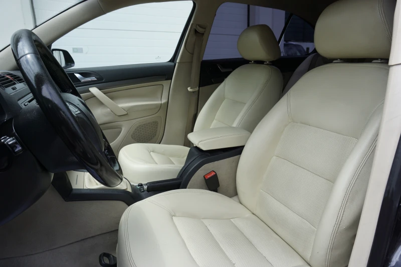 Skoda Octavia 2.0 TDI/Навигация/Кожа, снимка 8 - Автомобили и джипове - 50604986