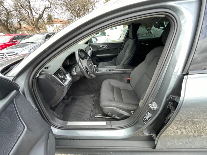 Volvo V60 Cross Country D4 AWD , снимка 9 - Автомобили и джипове - 52225519